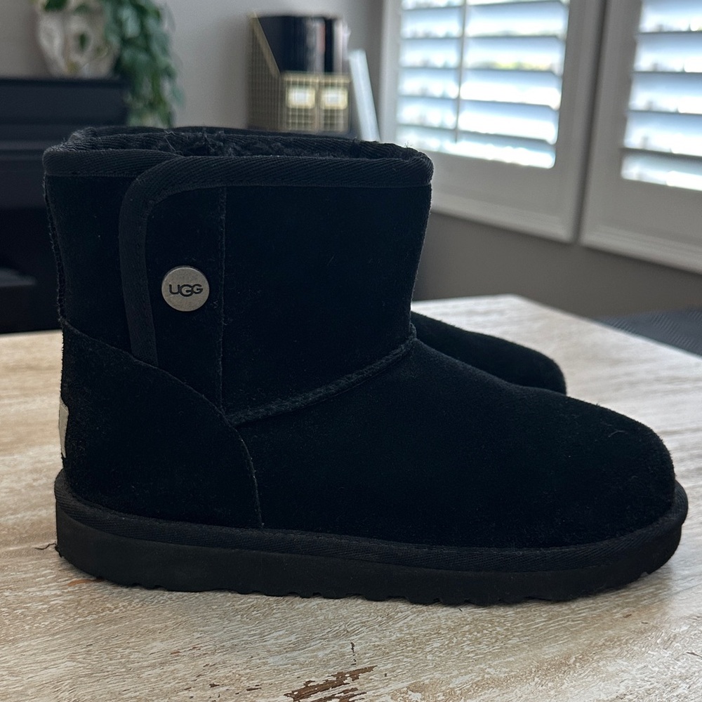 KID- UGG Black Shearling Ankle Boots